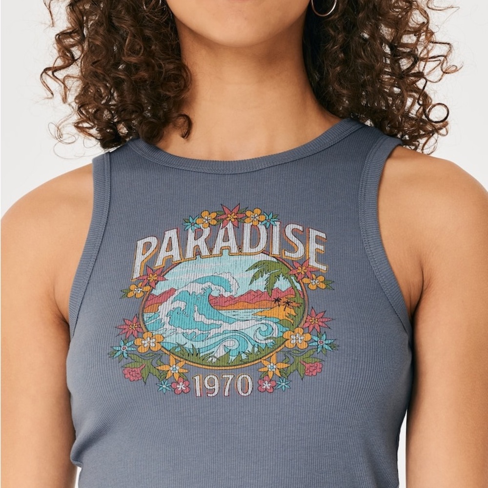NWOT HIGH-NECK RIBBED PARADISE GRAPHIC TANK